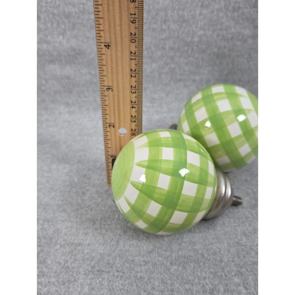 Pottery Barn Kids Green & White Gingham Resin Curtain Rod Finials Set of‎ 2